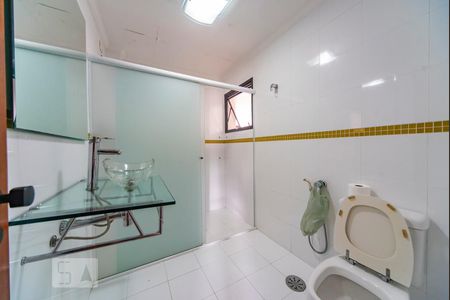 Banheiro de apartamento à venda com 3 quartos, 135m² em Parque das Nações, Santo André