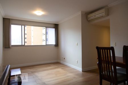 Sala de apartamento para alugar com 2 quartos, 72m² em Moema, São Paulo