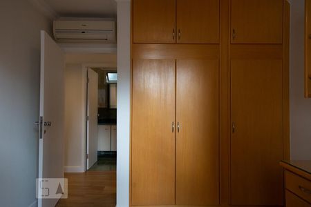 Quarto 1 de apartamento para alugar com 2 quartos, 72m² em Moema, São Paulo