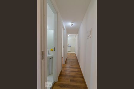 Corredor de apartamento para alugar com 2 quartos, 40m² em Cambuci, São Paulo