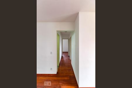 Corredor de apartamento para alugar com 3 quartos, 70m² em Picanço, Guarulhos