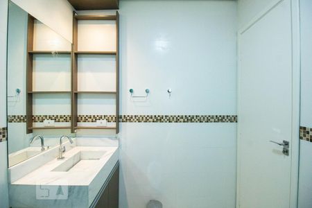 Banheiro de kitnet/studio para alugar com 1 quarto, 30m² em Jardim da Glória, São Paulo