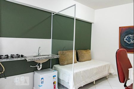 Cozinha de kitnet/studio para alugar com 1 quarto, 15m² em Cambuci, São Paulo