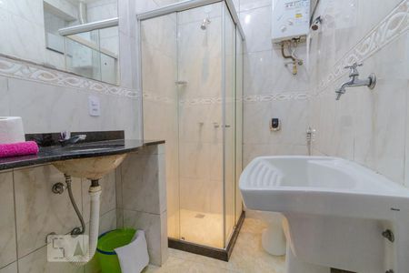 Banheiro de kitnet/studio para alugar com 1 quarto, 35m² em Copacabana, Rio de Janeiro