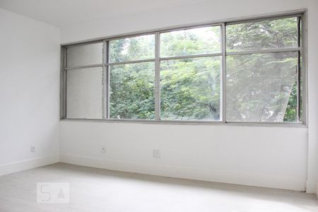 Sala de apartamento para alugar com 1 quarto, 44m² em Barra da Tijuca, Rio de Janeiro