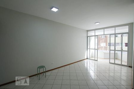 Sala de apartamento para alugar com 3 quartos, 85m² em Setor Bela Vista, Goiânia