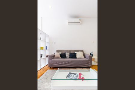 Studio - sofá de kitnet/studio para alugar com 1 quarto, 47m² em Vila Buarque, São Paulo