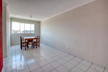 Sala de apartamento para alugar com 3 quartos, 62m² em Santa Cândida, Curitiba