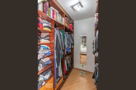 Closet da Suite 1 de casa à venda com 4 quartos, 250m² em Vila Gertrudes, São Paulo