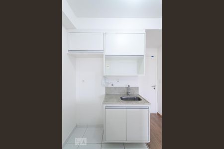 Detalhe Cozinha de apartamento para alugar com 1 quarto, 48m² em Parque Industrial Tomas Edson, São Paulo