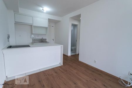 Sala/Cozinha de apartamento para alugar com 1 quarto, 48m² em Parque Industrial Tomas Edson, São Paulo