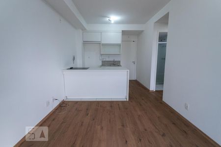 Sala/Cozinha de apartamento para alugar com 1 quarto, 48m² em Parque Industrial Tomas Edson, São Paulo