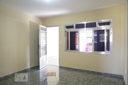 Sala de casa para alugar com 2 quartos, 200m² em Cidade Antônio Estêvão de Carvalho, São Paulo