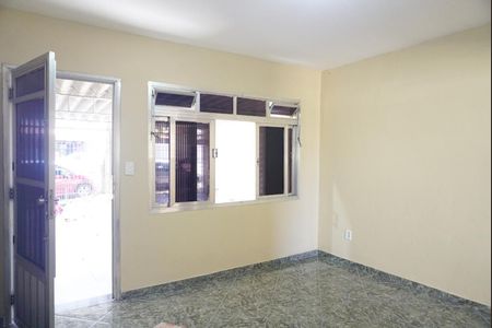 Sala de casa para alugar com 2 quartos, 200m² em Cidade Antônio Estêvão de Carvalho, São Paulo