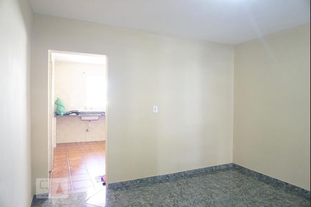 Sala de casa para alugar com 2 quartos, 200m² em Cidade Antônio Estêvão de Carvalho, São Paulo