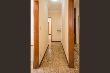 Corredor Quartos de apartamento para alugar com 3 quartos, 140m² em Sagrada Família, Belo Horizonte