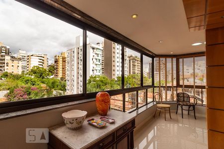 Sala de apartamento à venda com 3 quartos, 146m² em Auxiliadora, Porto Alegre