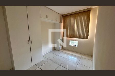 Quarto 2 de apartamento para alugar com 2 quartos, 50m² em Vargem Pequena, Rio de Janeiro