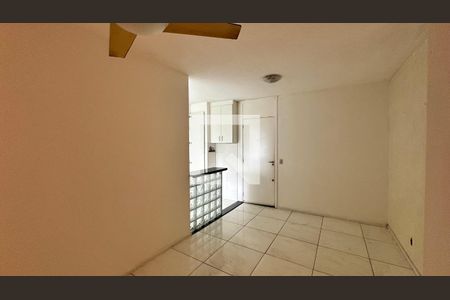 Sala de apartamento para alugar com 2 quartos, 50m² em Vargem Pequena, Rio de Janeiro