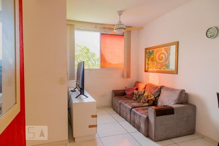 Sala de apartamento para alugar com 2 quartos, 50m² em Vargem Pequena, Rio de Janeiro