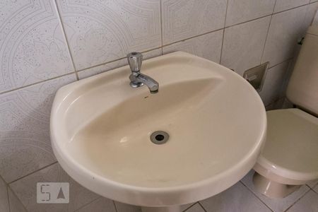 Banheiro - Torneira de apartamento à venda com 2 quartos, 48m² em Cristal, Porto Alegre
