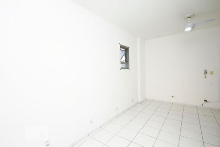 Sala/Quarto de kitnet/studio à venda com 1 quarto, 24m² em Glória, Rio de Janeiro