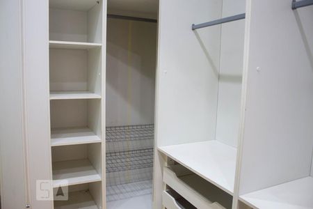 Closet da suíte 1 de casa à venda com 3 quartos, 300m² em Vila Alpina, São Paulo