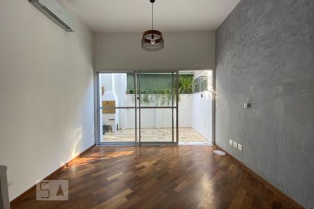 Sala de casa de condomínio à venda com 2 quartos, 110m² em Real Parque, São Paulo