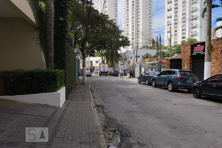 Casa de condomínio para alugar com 110m², 2 quartos e 2 vagas Casa de condomínio para alugar com 110m², 2 quartos e 2 vagasVista da Rua