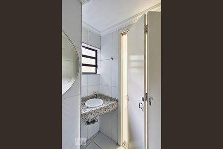 Banheiro da suíte de apartamento para alugar com 3 quartos, 80m² em Vila Mariana, São Paulo