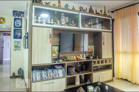 Sala de Estar de apartamento para alugar com 5 quartos, 139m² em Pituba, Salvador