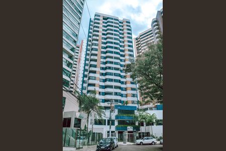 Fachada do Condomínio de apartamento para alugar com 5 quartos, 139m² em Pituba, Salvador