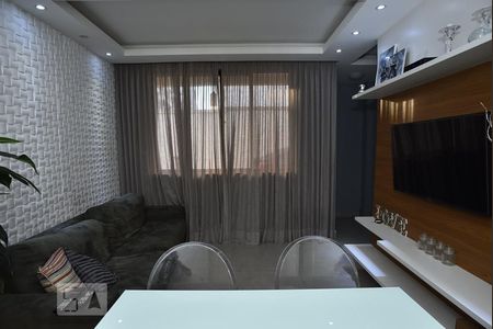 Casa de condomínio à venda com 105m², 3 quartos e 1 vagaSala