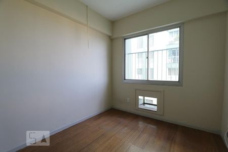 Quarto 1 de apartamento para alugar com 2 quartos, 74m² em Taquara, Rio de Janeiro
