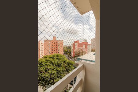 Sacada de apartamento para alugar com 3 quartos, 72m² em Vila Firmiano Pinto, São Paulo