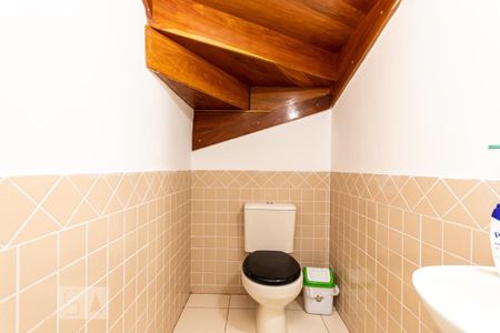 Lavabo de casa de condomínio para alugar com 3 quartos, 84m² em Vila Pierina, São Paulo