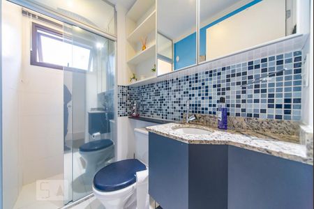 Banheiro de apartamento à venda com 1 quarto, 49m² em Vila Valparaíso, Santo André