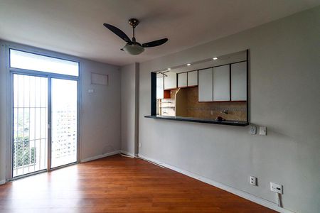 Sala de apartamento para alugar com 2 quartos, 53m² em Barra da Tijuca, Rio de Janeiro