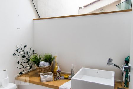 Lavabo de casa para alugar com 3 quartos, 144m² em Vila Scarpelli, Santo André