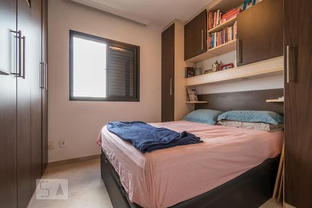 Quarto 1 de apartamento para alugar com 2 quartos, 52m² em Jardim Itapeva, São Paulo