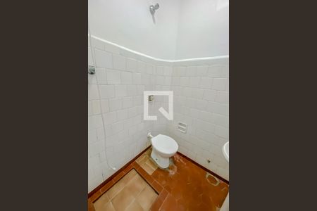 Banheiro de casa para alugar com 1 quarto, 80m² em Vila Canero, São Paulo