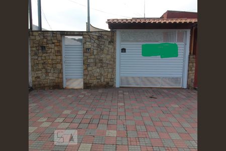 Casa à venda com 310m², 5 quartos e 2 vagas Casa à venda com 310m², 5 quartos e 2 vagasFachada