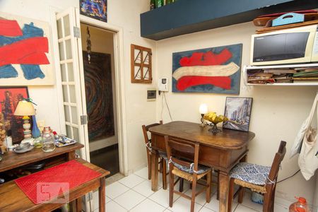 Casa à venda com 480m², 4 quartos e 4 vagas Casa à venda com 480m², 4 quartos e 4 vagasCozinha