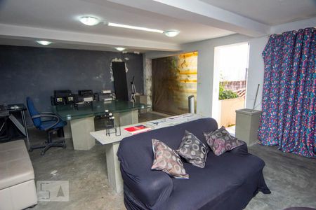 Casa à venda com 480m², 4 quartos e 4 vagas Casa à venda com 480m², 4 quartos e 4 vagasSalão 2