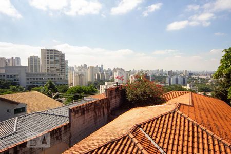 Casa à venda com 480m², 4 quartos e 4 vagas Casa à venda com 480m², 4 quartos e 4 vagasVista