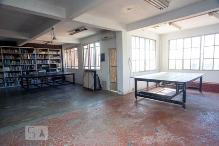 Casa à venda com 480m², 4 quartos e 4 vagas Casa à venda com 480m², 4 quartos e 4 vagasSalão