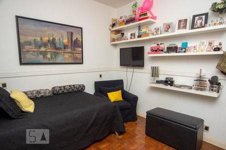 Casa à venda com 480m², 4 quartos e 4 vagas Casa à venda com 480m², 4 quartos e 4 vagasQuarto 2 - Suíte