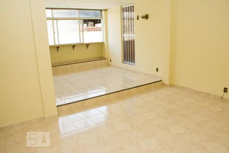 Sala de apartamento para alugar com 3 quartos, 100m² em Jardim Guanabara, Rio de Janeiro