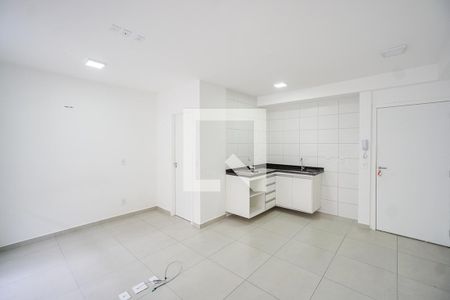 Sala e cozinha de kitnet/studio para alugar com 1 quarto, 53m² em Chácara Santo Antônio , São Paulo
