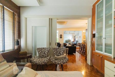 Apartamento para alugar com 210m², 3 quartos e 1 vaga Apartamento para alugar com 210m², 3 quartos e 1 vagaSala - Sala de TV